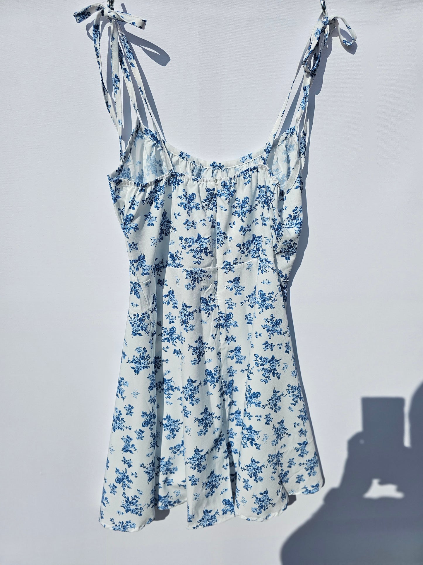 ✨ Blue Floral Summer Dress Size Medium ✨