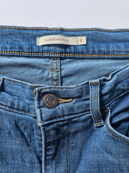 Levi’s Classic Bootcut Jeans – Size 6