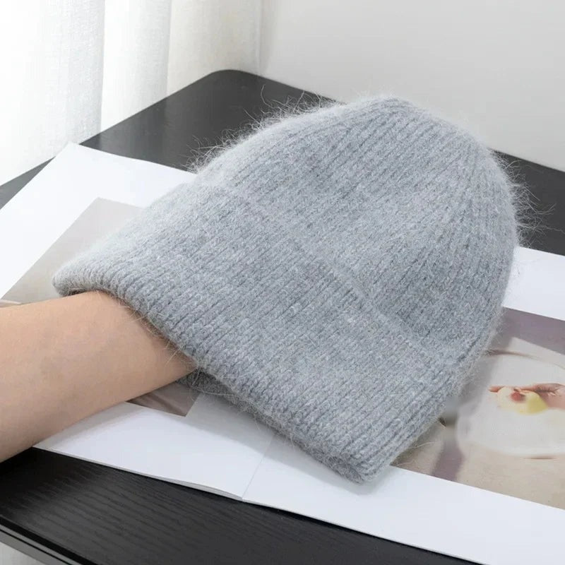 Grey fleece-lined knit beanie with fold-up cuff